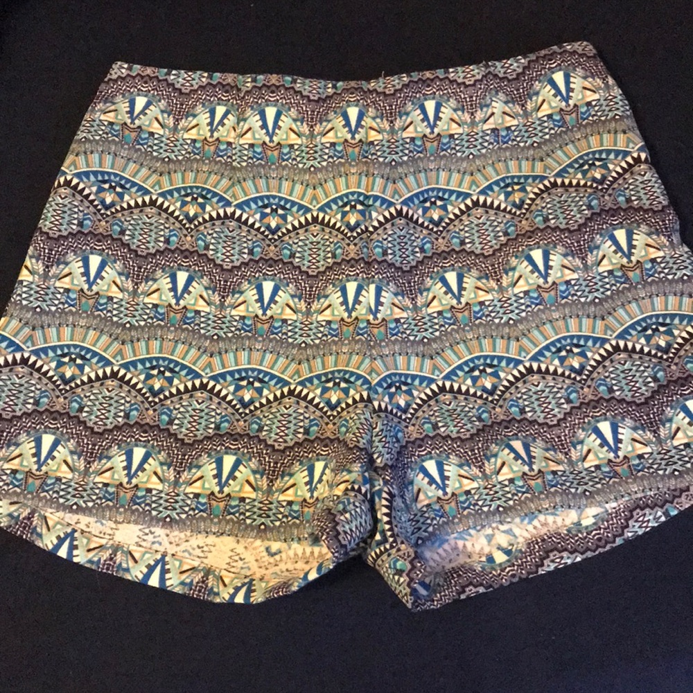 Geometric patterned high waisted shorts